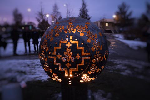 Artistic fire bowl, lit up