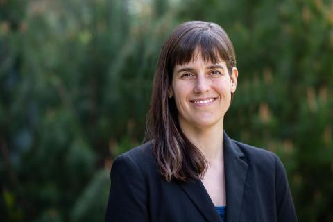 Headshot of Dr. Agnes d'Entremont