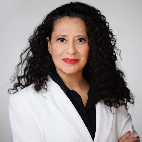 Helga Flores